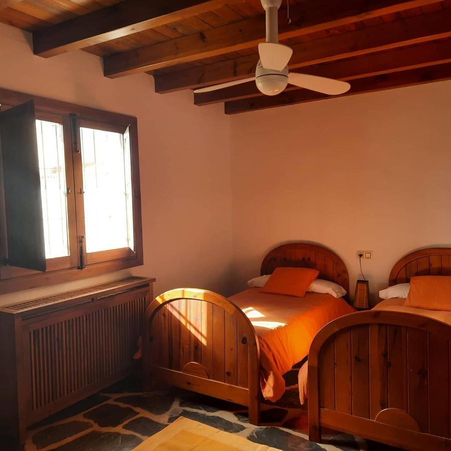 Palacio Viejo De Las Corchuelas Torrejón el Rubio Extérieur photo